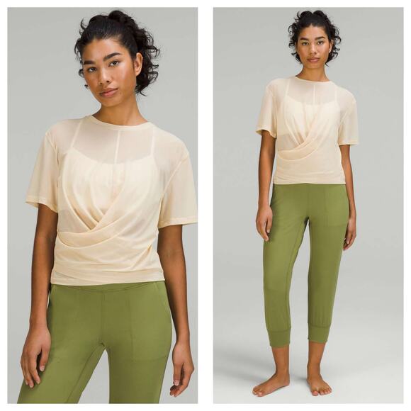 Lululemon Lightweight Reversible Mesh Yoga T-Shirt  Size 8 Cream Yellow Workout - Picture 1 of 12